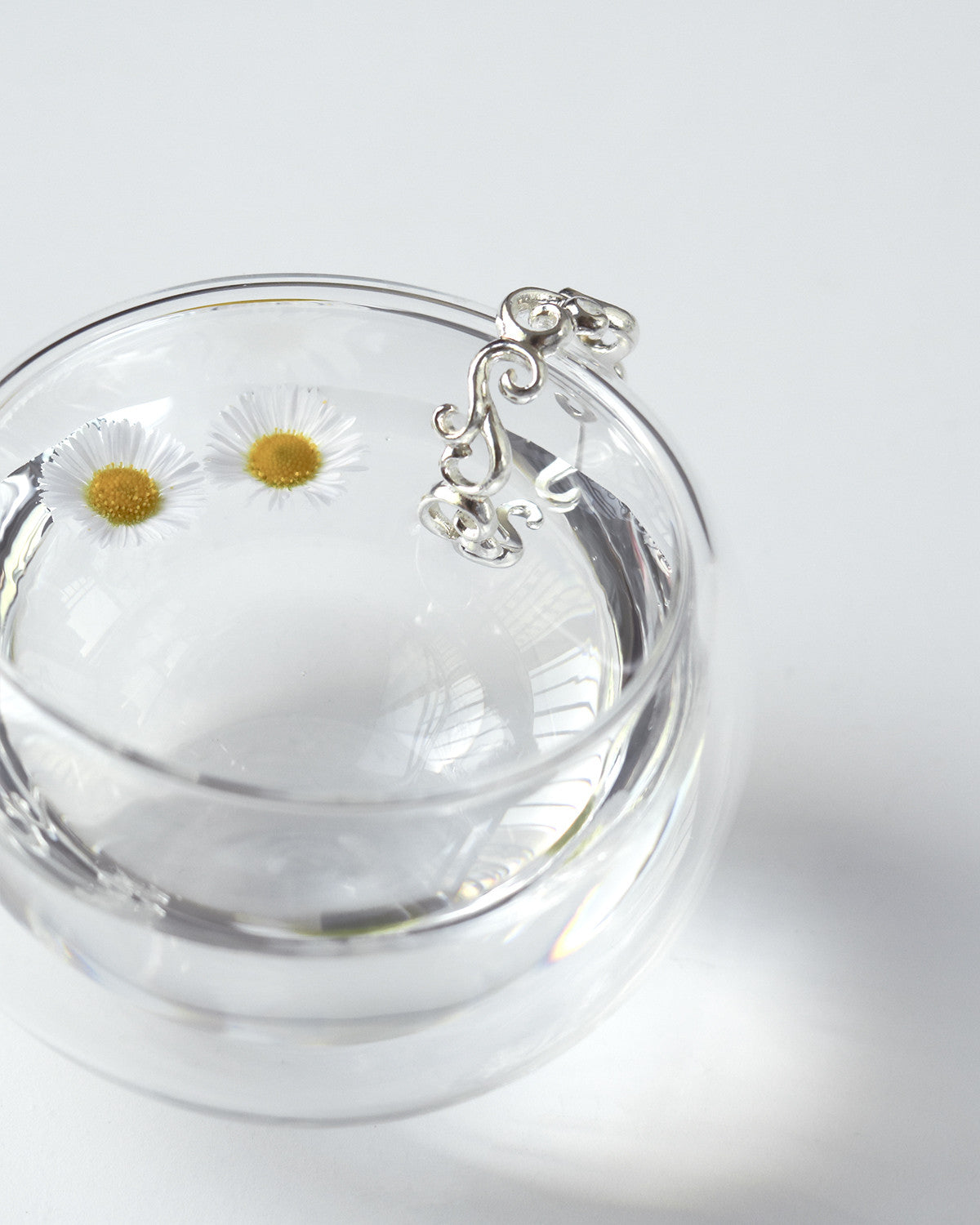 scroll pattern hoop earring - Next Green Door - CAVA LIFE