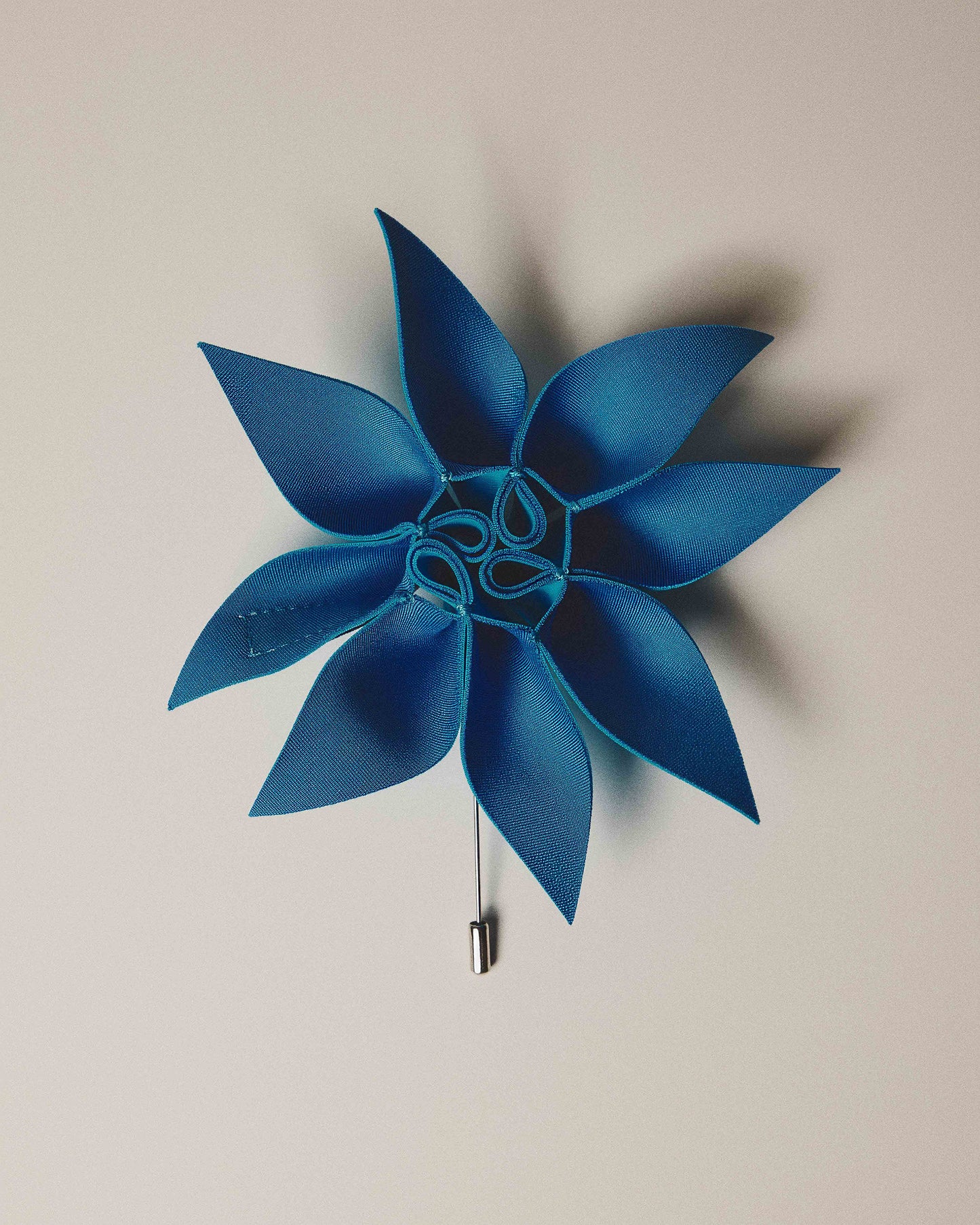 ROFY Boutonnière - SUN WOO 선우 - CAVA LIFE