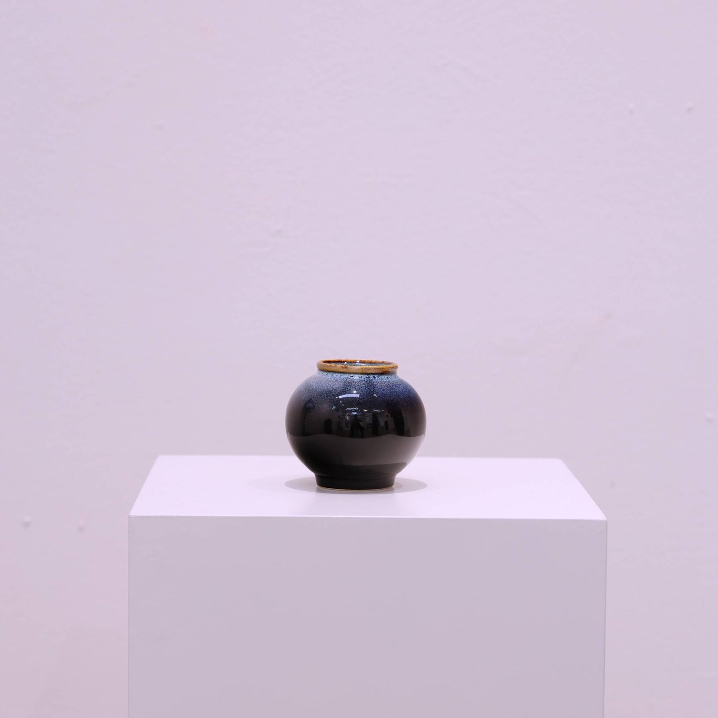 SAI 006 무너지는 하늘 달항아리 7cm