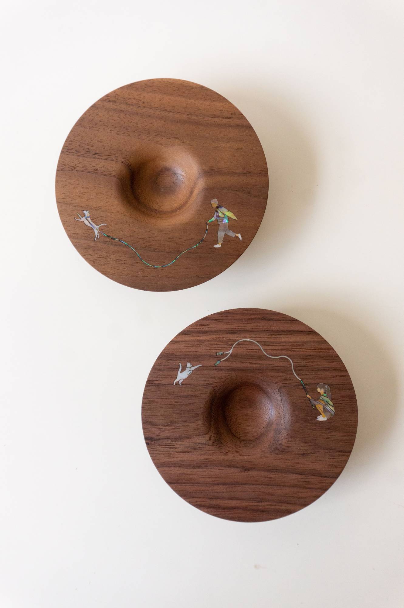 원목 자개 인센스홀더 _ 산책시리즈 - Kim song yi, Kim kyoung hun / somoksobok - CAVA LIFE