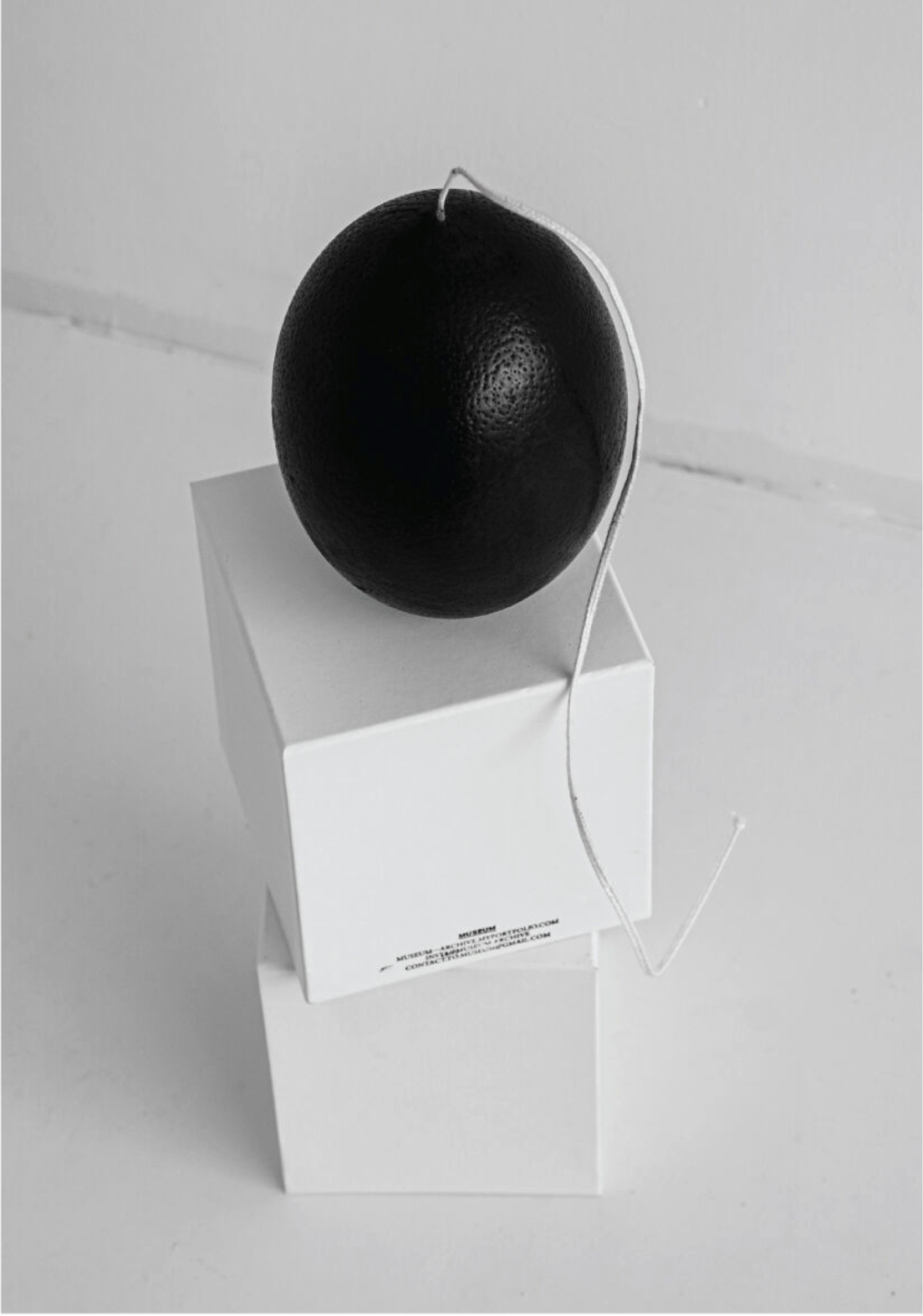 Ostrich egg candle - black