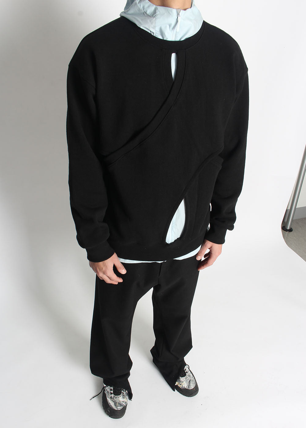 DOUBLE LAYERED SLIT SWEATSHIRT (BLACK) - IRREGULAR STUDIO 이레귤러 - CAVA LIFE