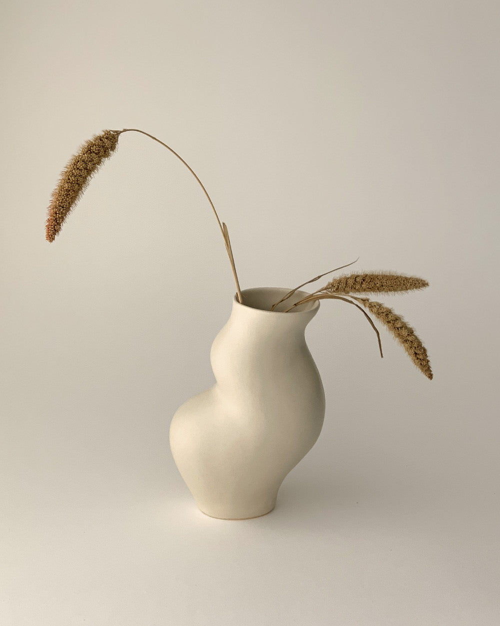 바디베이스03 (베이지) - Jihye Lee/loamarchive 이지혜/롬아카이브 - CAVA LIFE