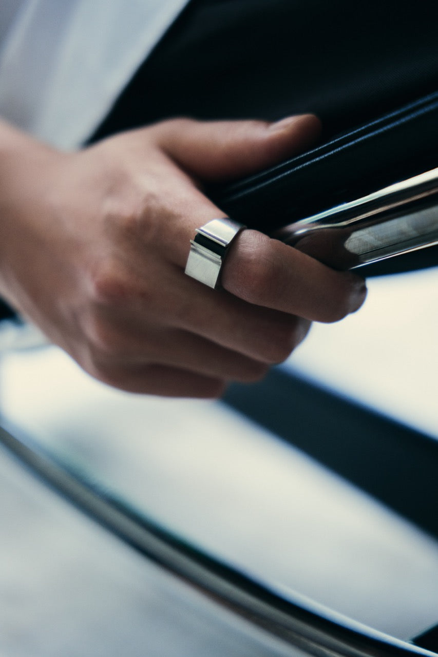 Void square ring - OVERTHELINE 오버더라인 - CAVA LIFE