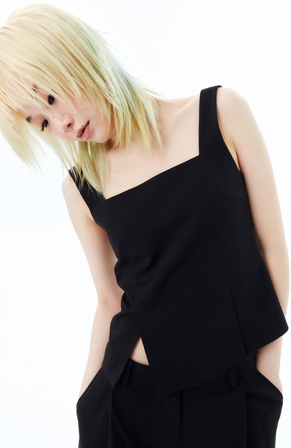 BACK STRAPS TOP / BLACK