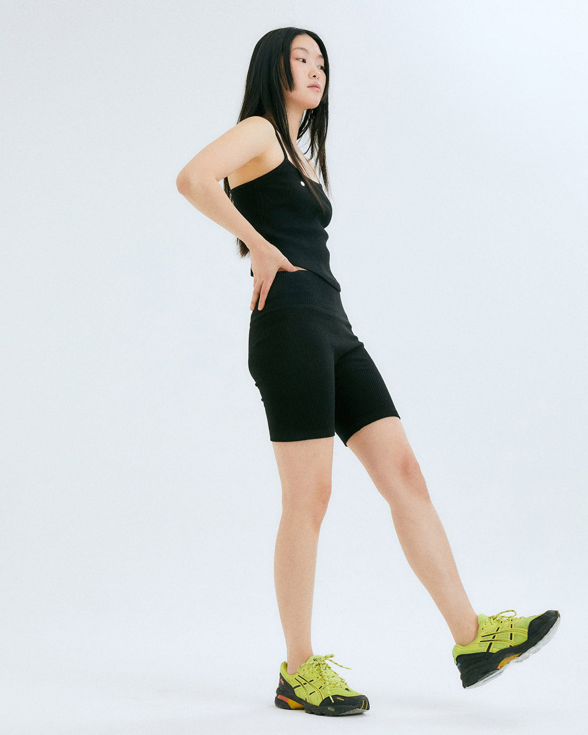 와이 슬리브리스 / 블랙 - HALOMINIUM  할로미늄 - CAVA LIFE