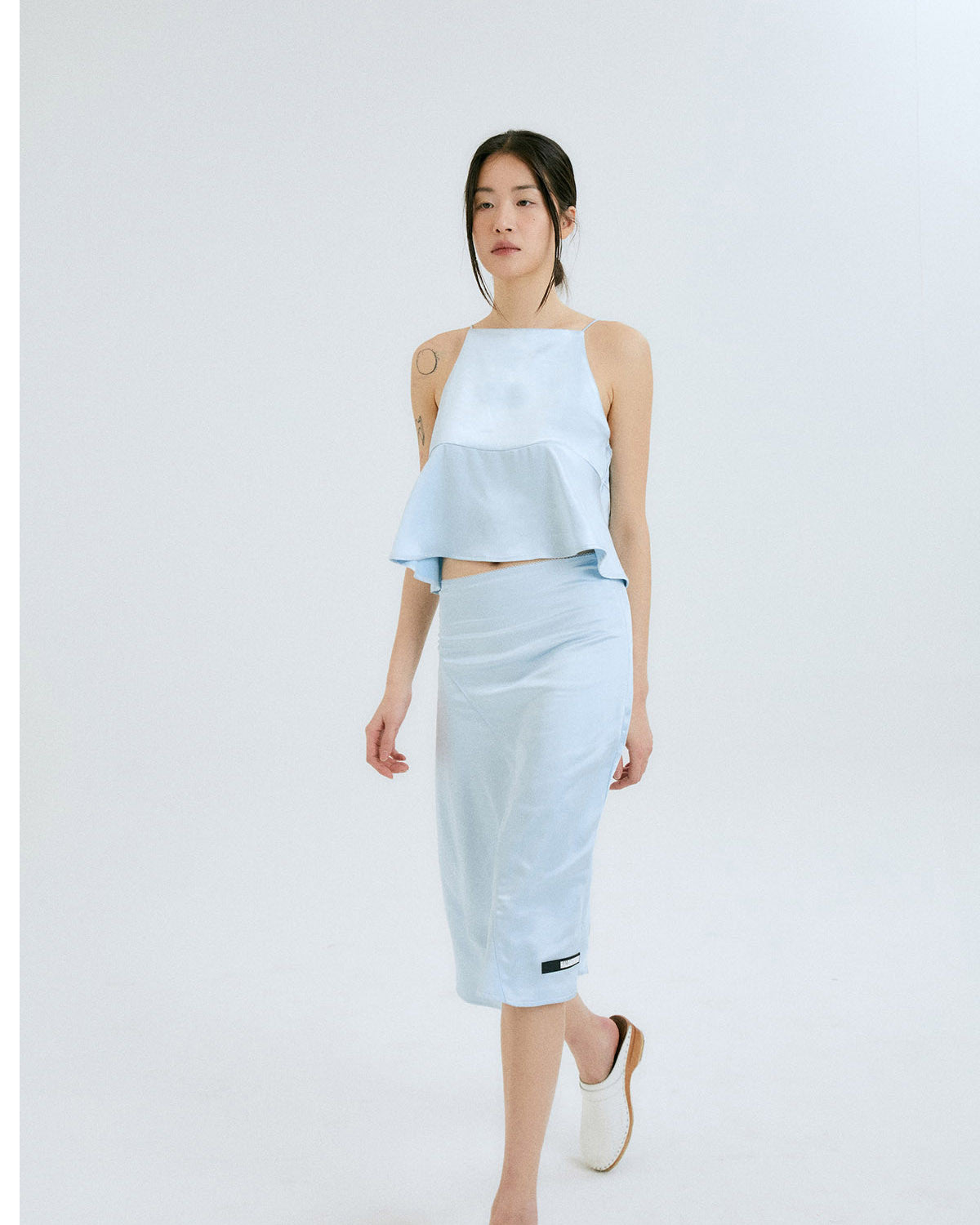 실키 드레이프 스커츠 / 스카이 블루 - HALOMINIUM  할로미늄 - CAVA LIFE