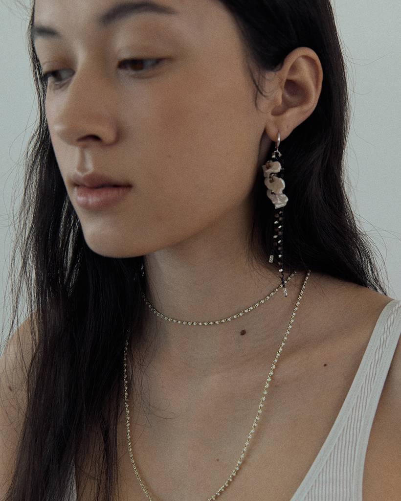 dim soluna metallic crochet earring