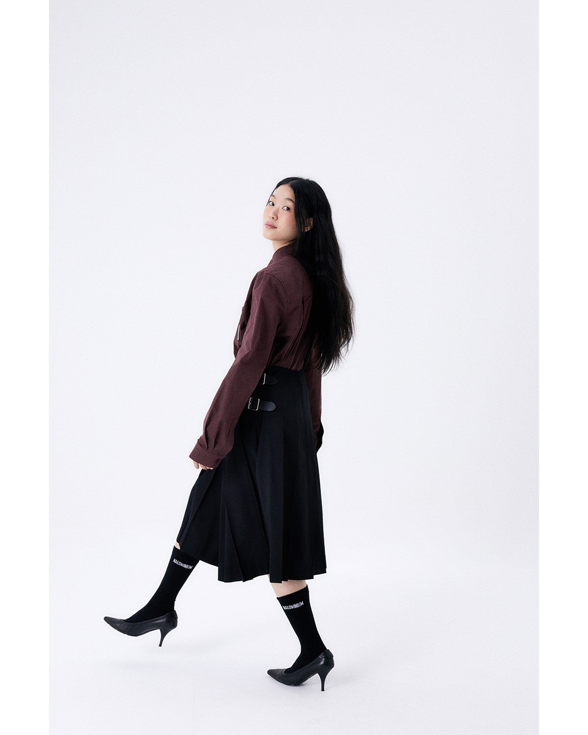 미디 플리츠 랩 스커트 2 / 블랙 - HALOMINIUM  할로미늄 - CAVA LIFE