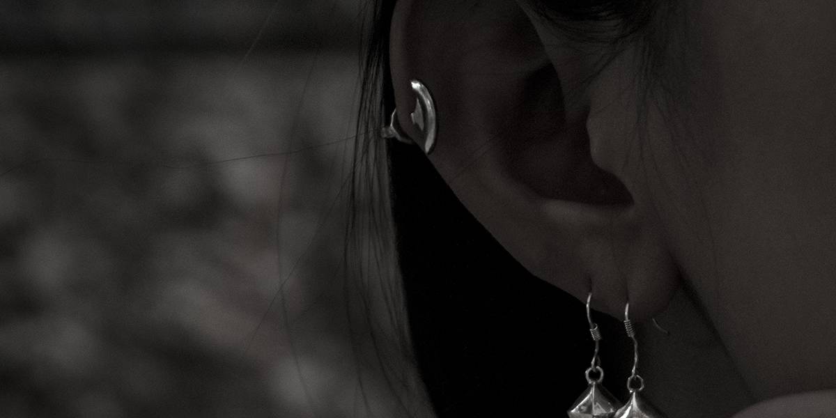 아누비스 창 귀걸이 - Sekhmet 세크메트 - CAVA LIFE