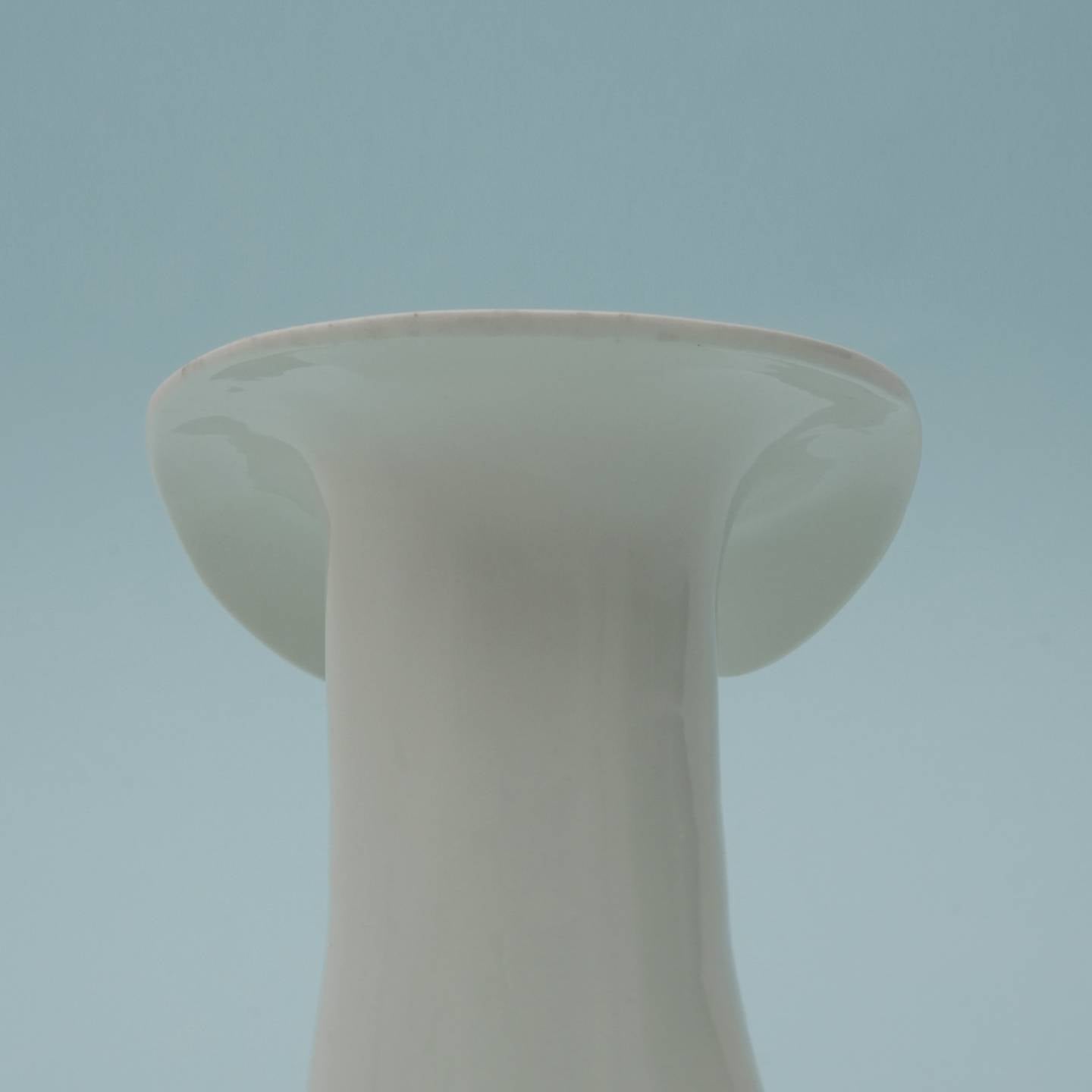 인미로 턱시도 화병