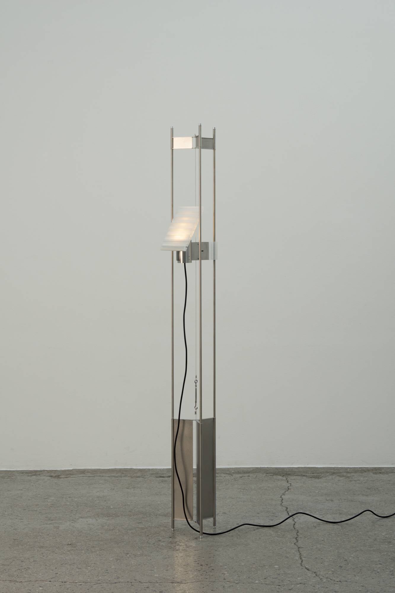 PMF 플로어 스탠드 001