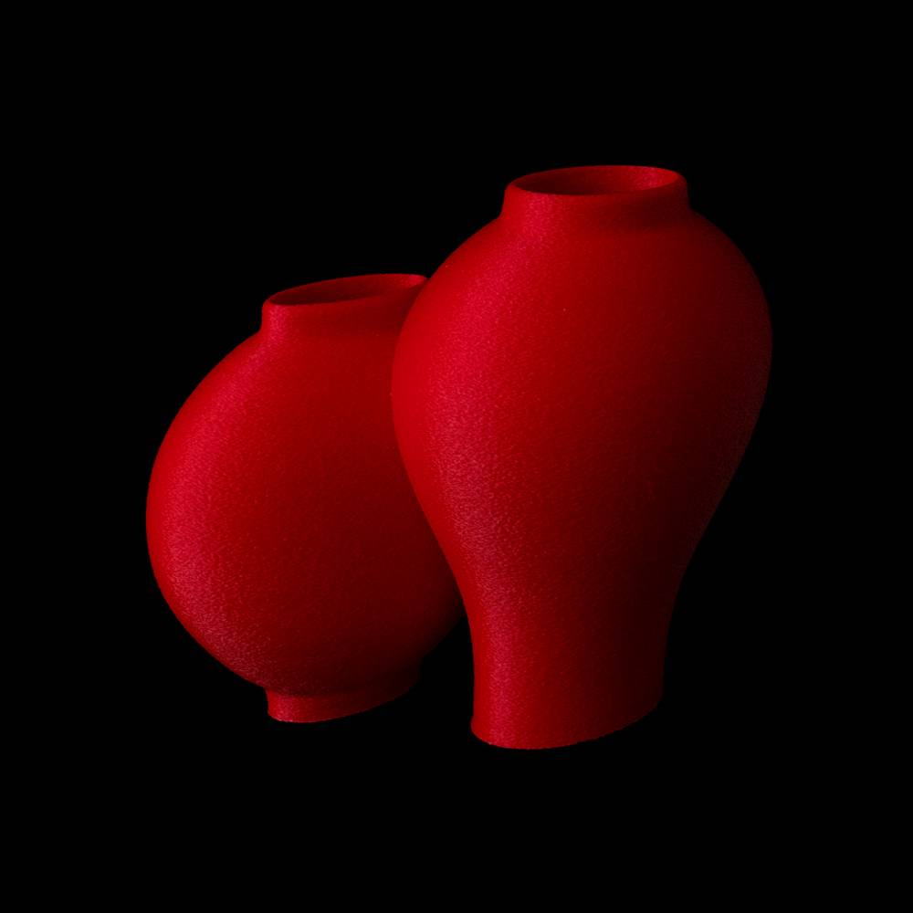 겹쳐진 작은 매병과 달항아리_레드