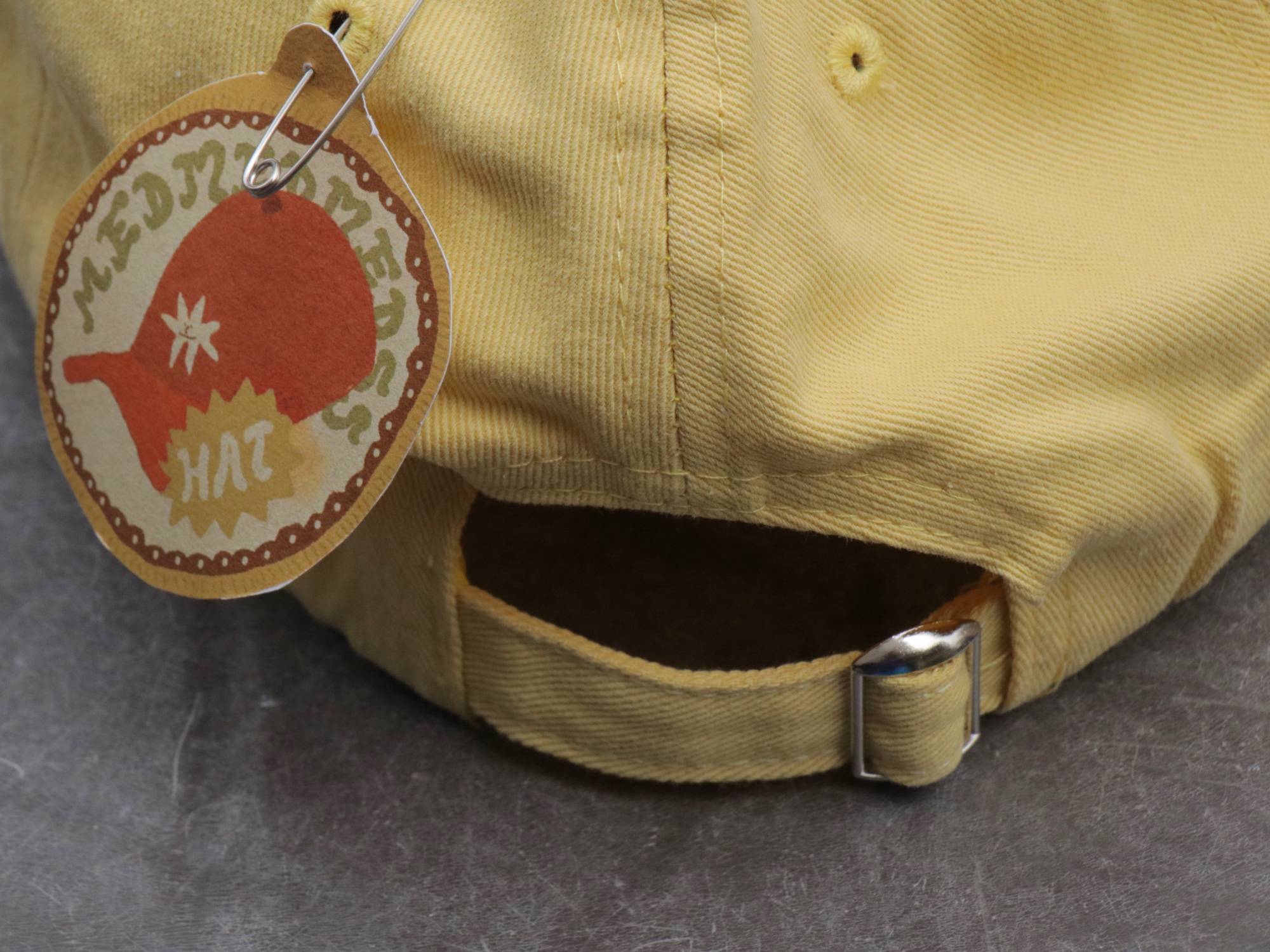 Embroidered Drawing Cap 드로잉 자수 캡 - Yellow