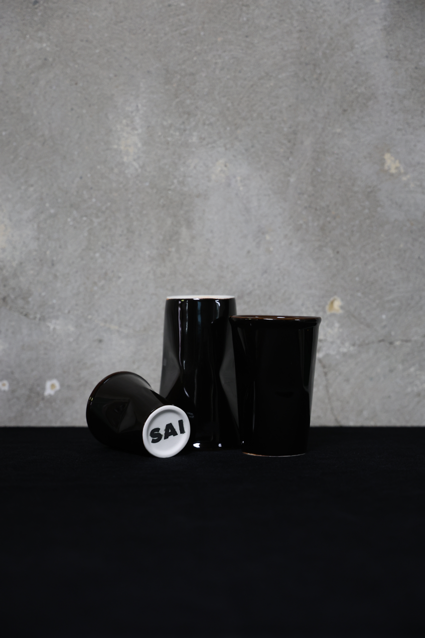 SAI 찌그러진 컵 블랙 라지