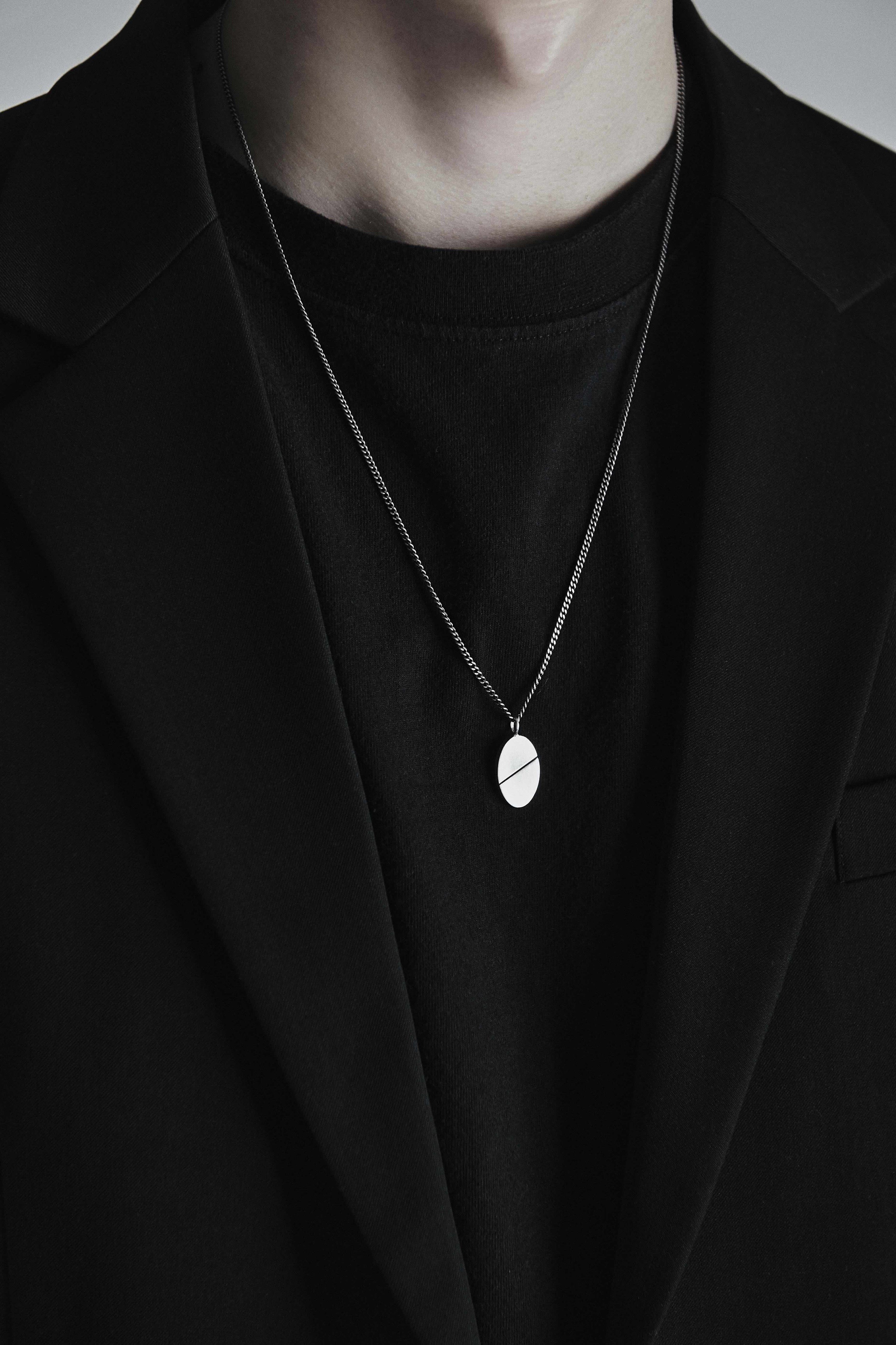 One line oval pendant - OVERTHELINE 오버더라인 - CAVA LIFE
