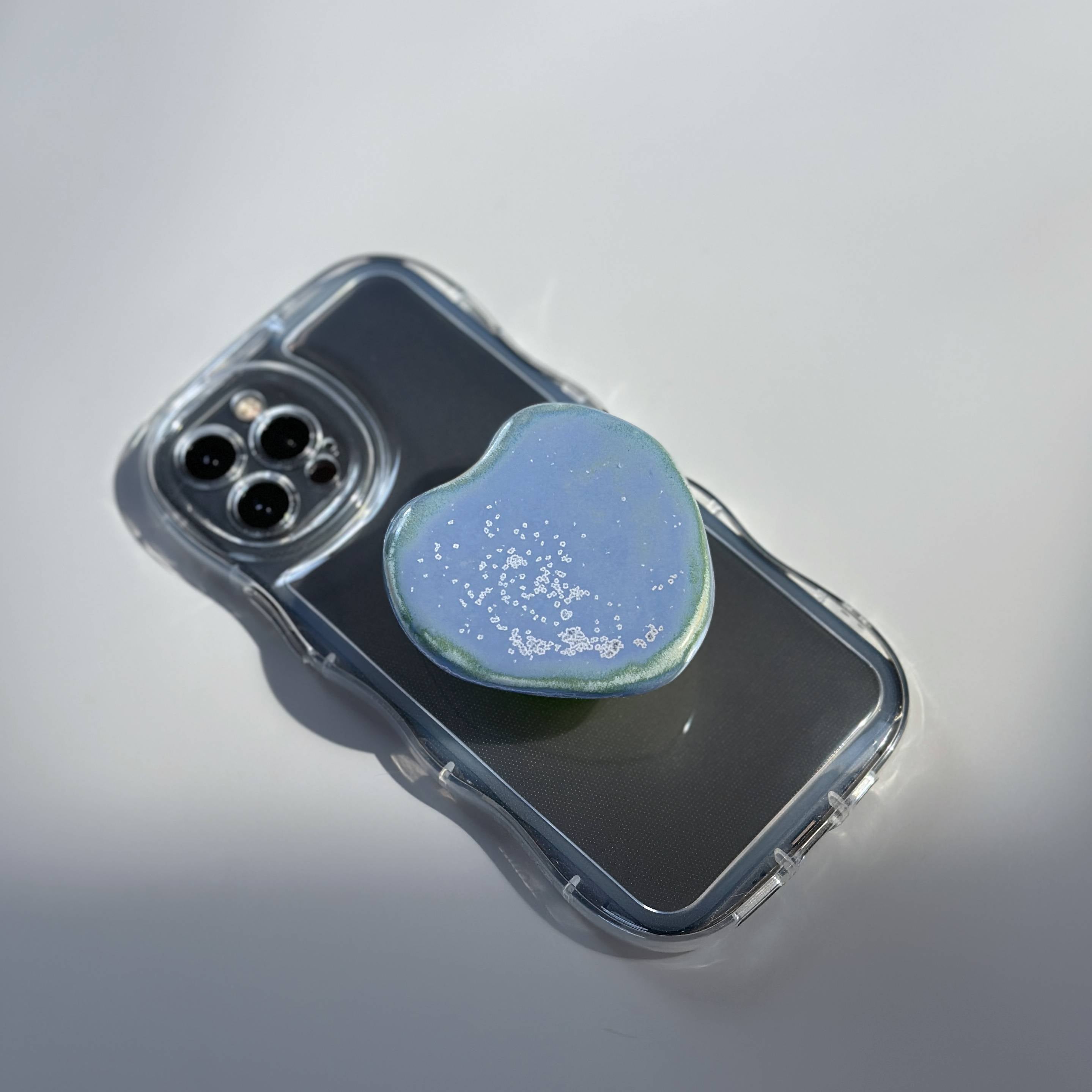 Pebble Phone Holder Tok