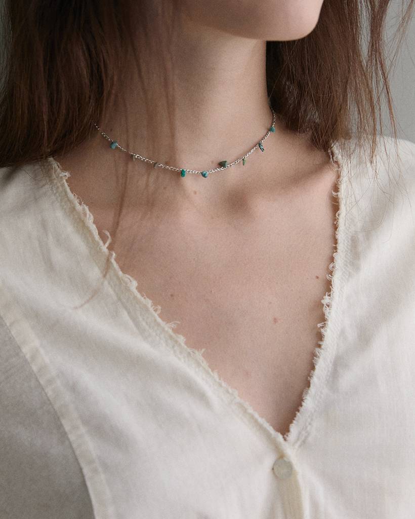 turquoise chips metallic crochet necklace