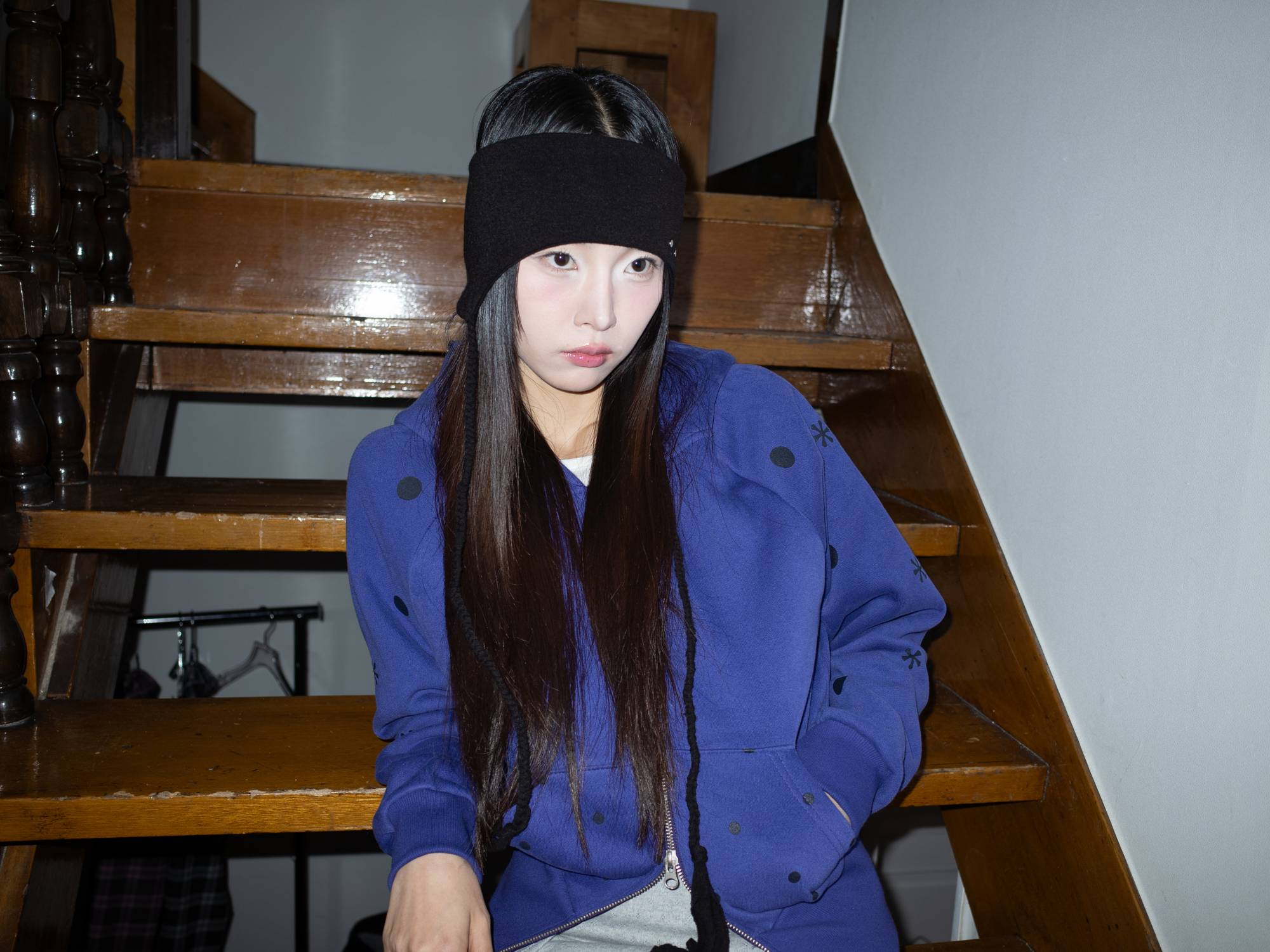 ON HAIR BAND (BLACK)