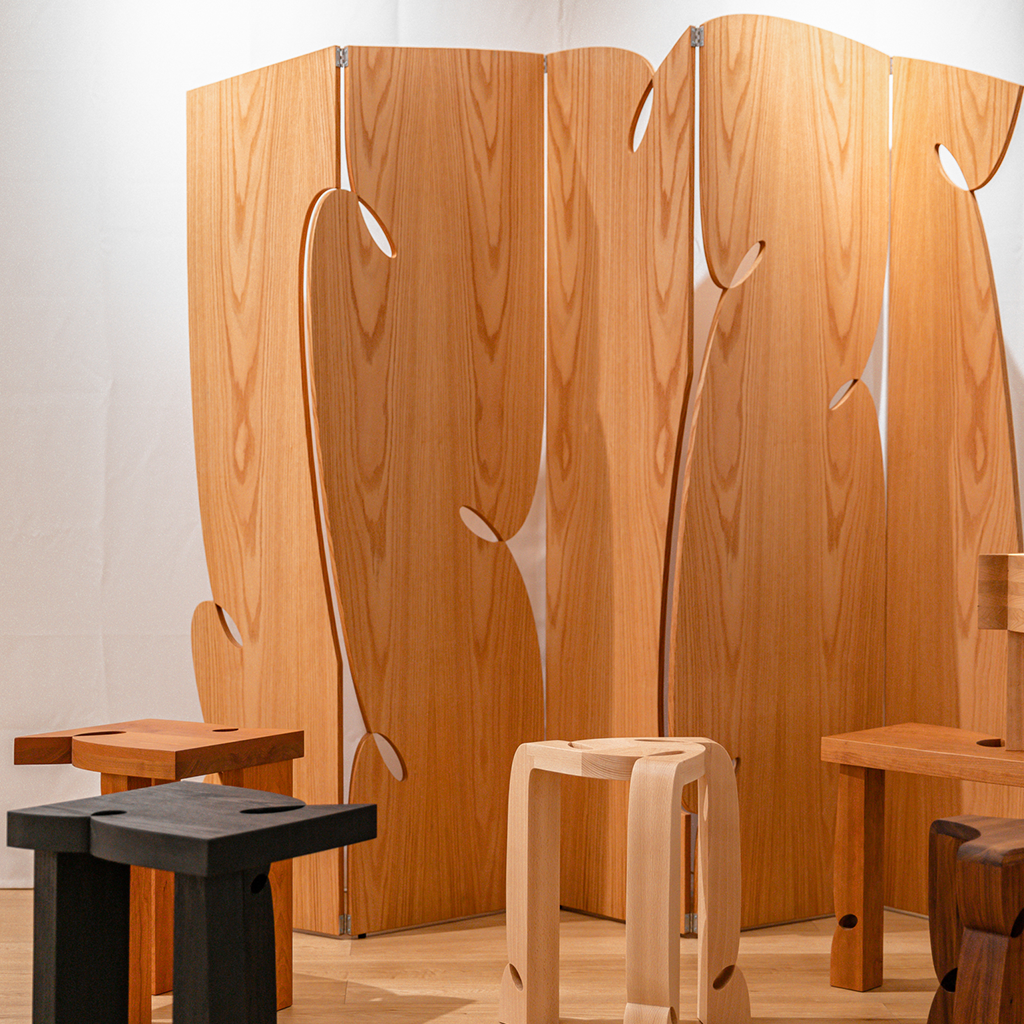 Curly Room Divider | Red Oak