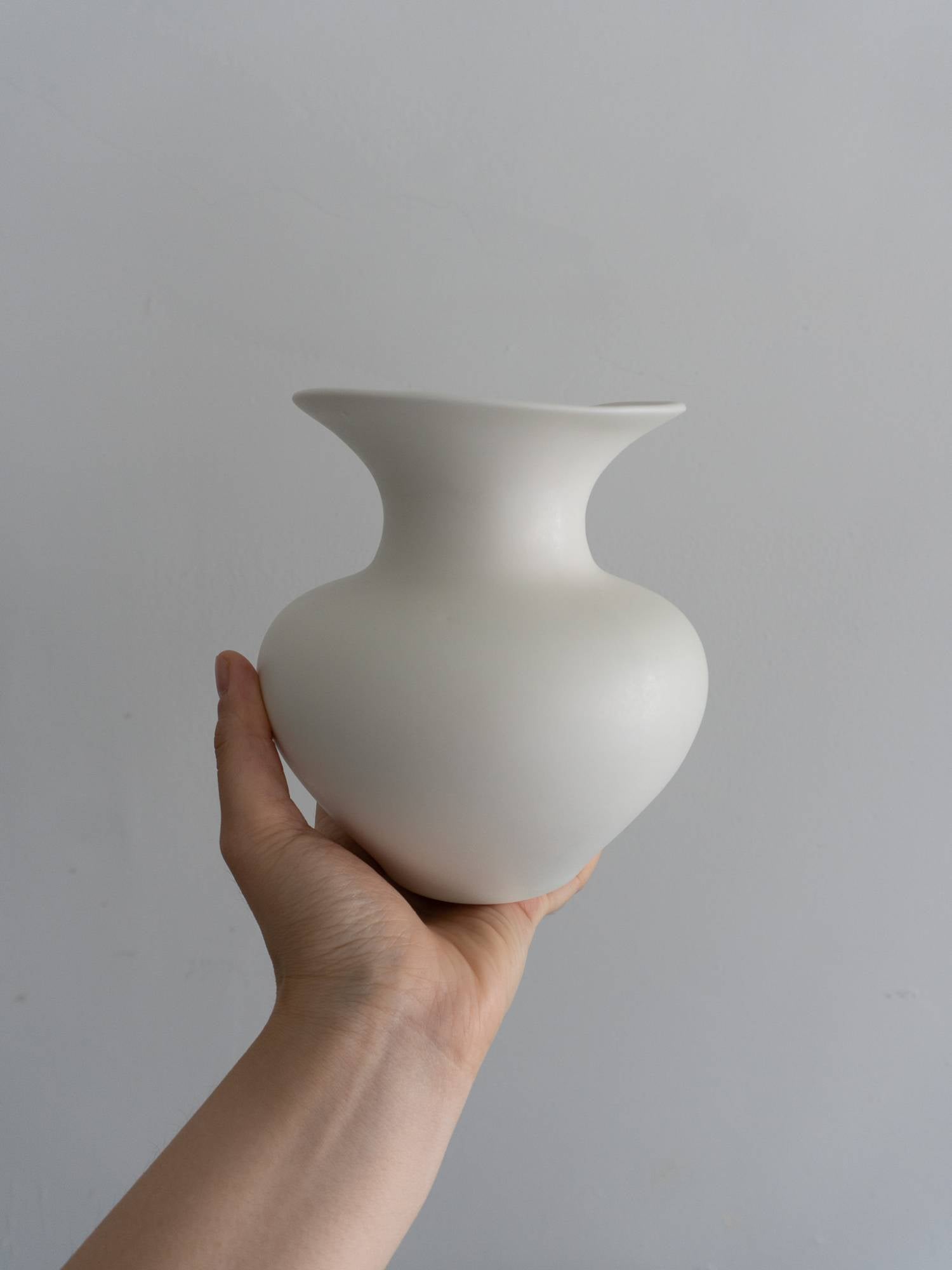 낮은 커비 화병