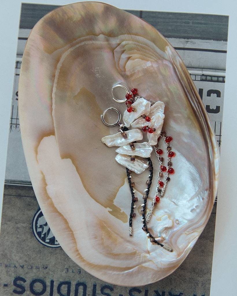 dim soluna metallic crochet earring