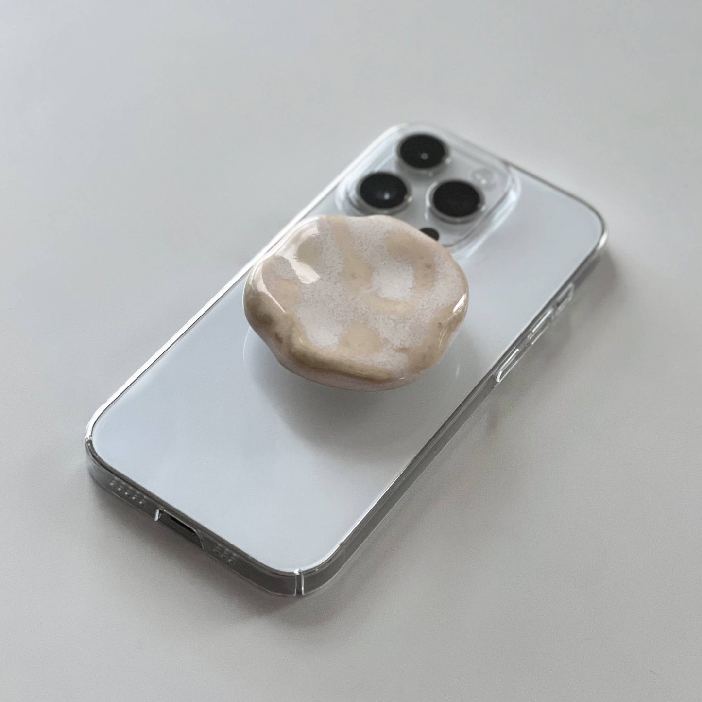 Pebble Phone Holder Tok