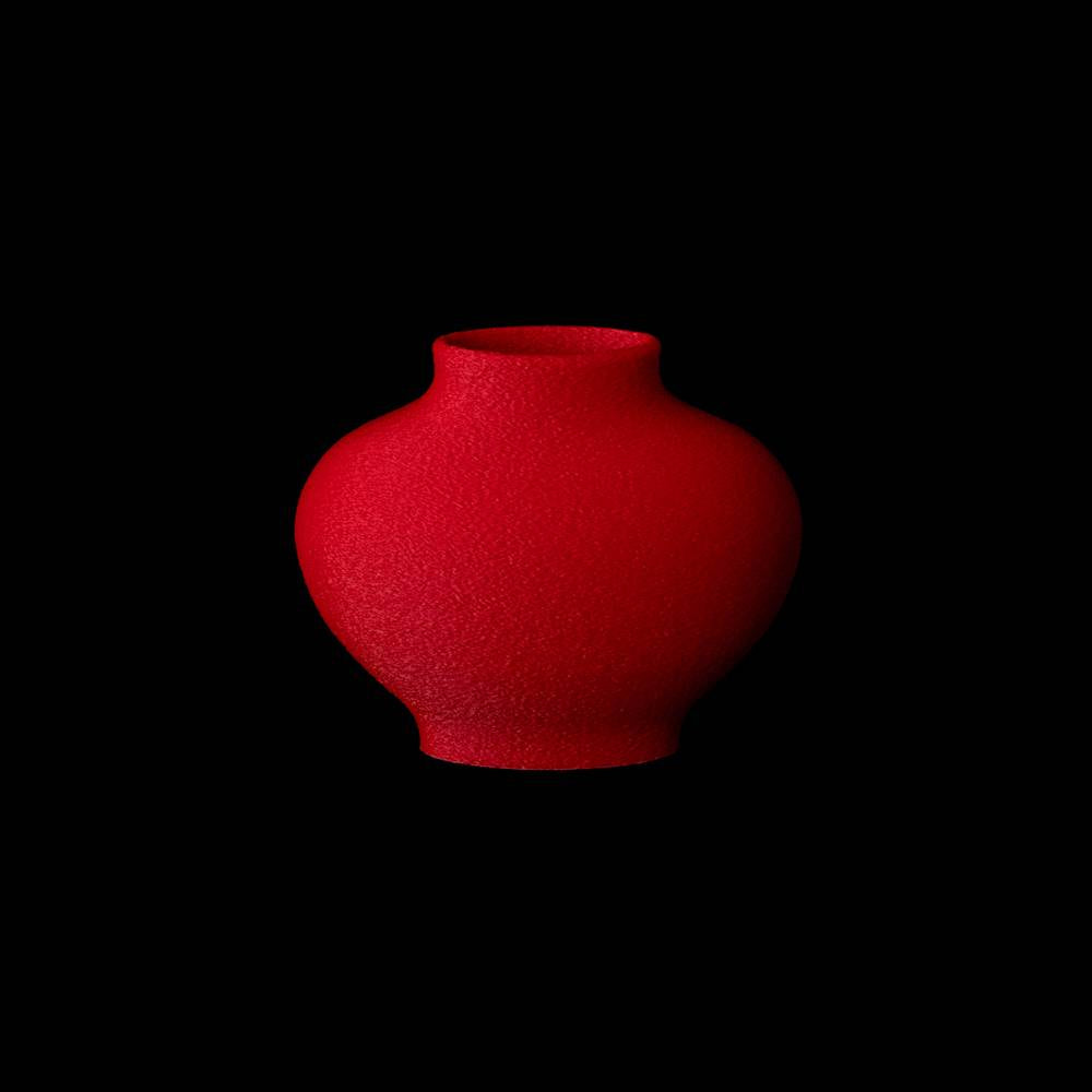 납작한 작은 항아리