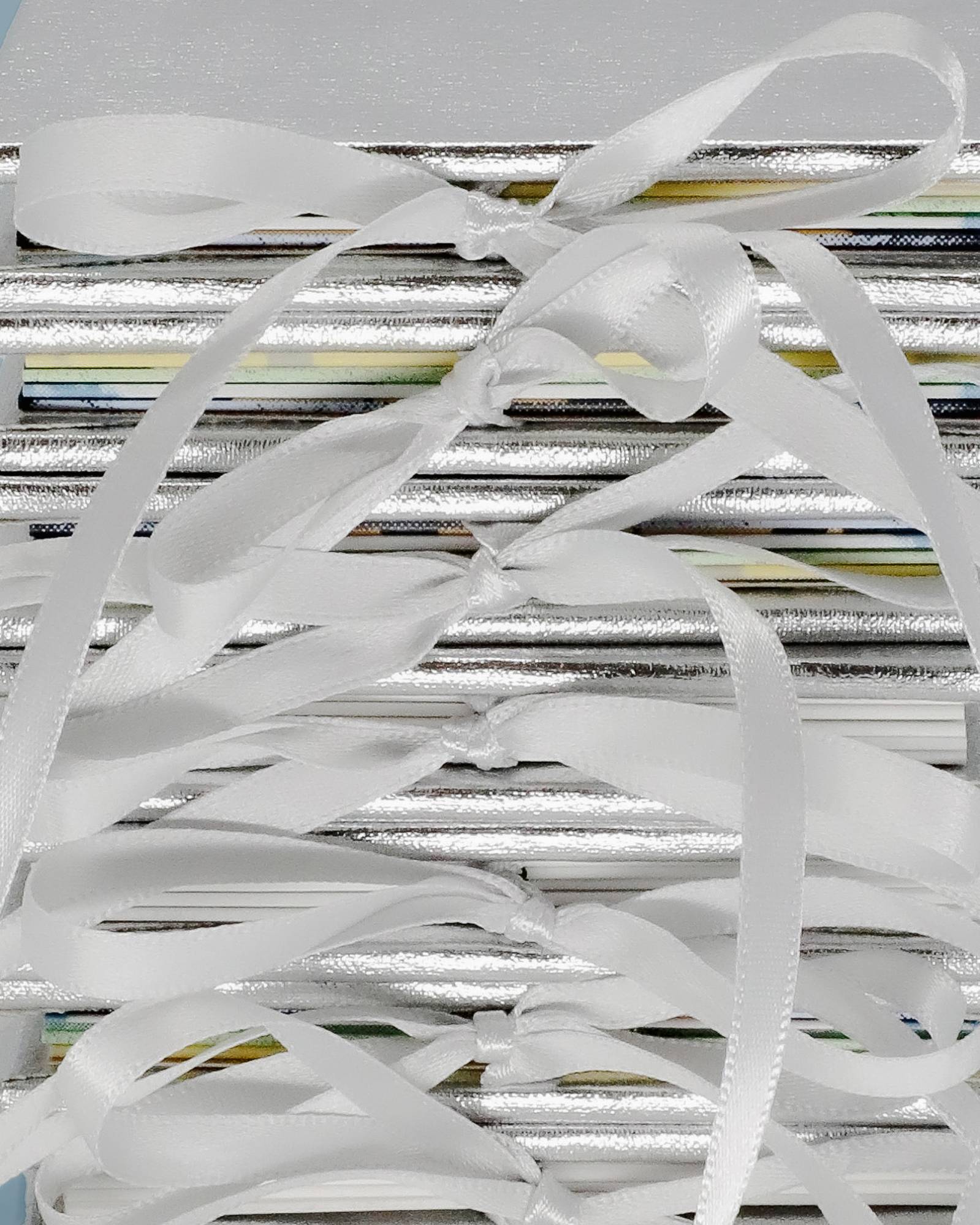 The Place Where Blossoms Year-Round (일 년 내내 꽃이 피는 곳)