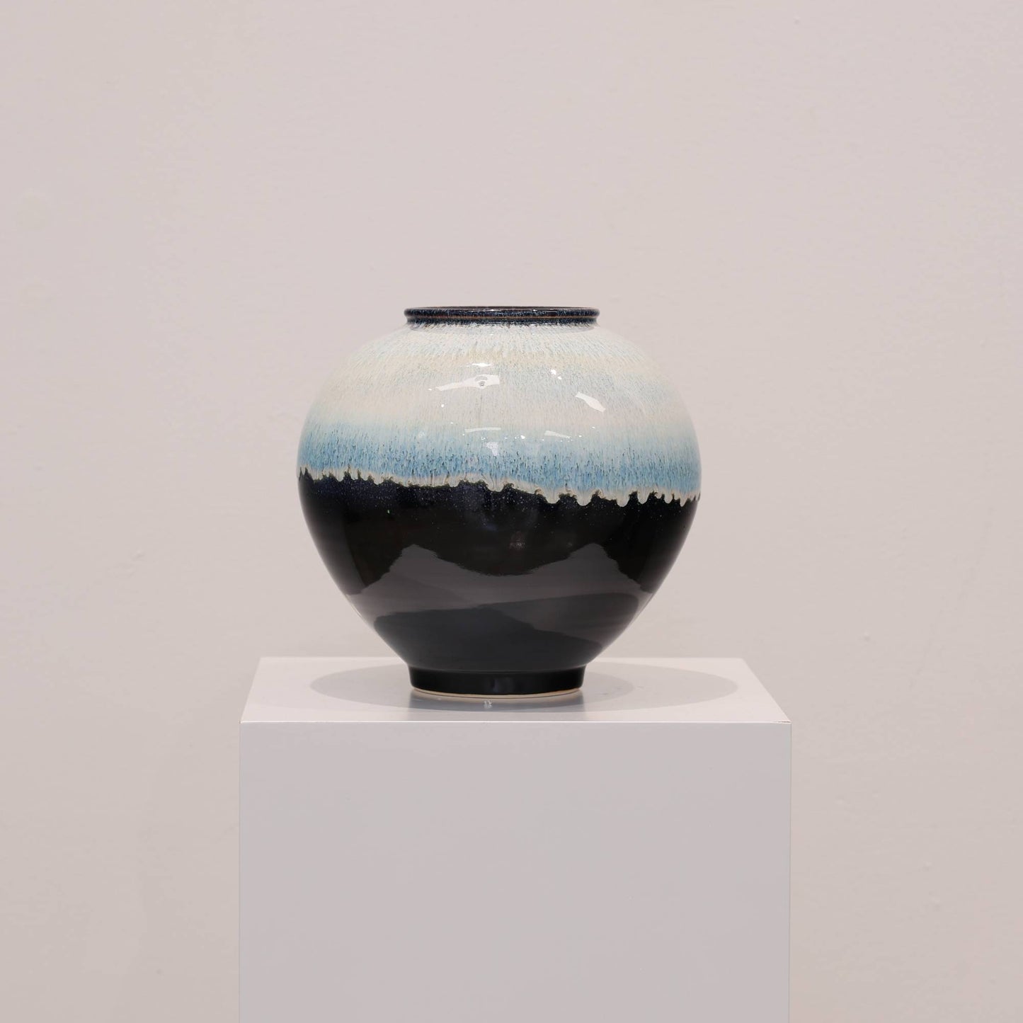 SAI 006 무너지는 하늘 달항아리