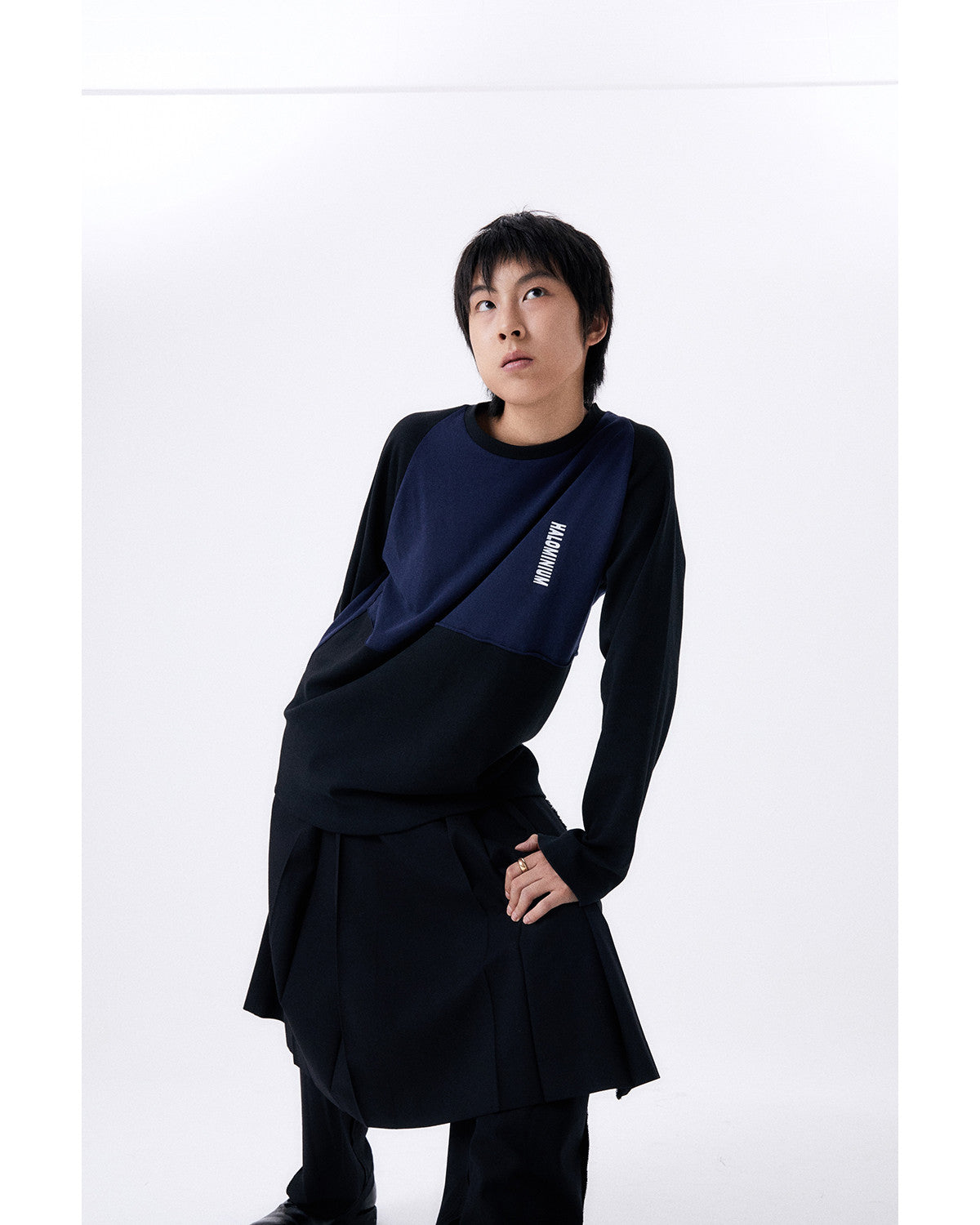 미디 플리츠 랩 스커트 2 / 블랙 - HALOMINIUM  할로미늄 - CAVA LIFE