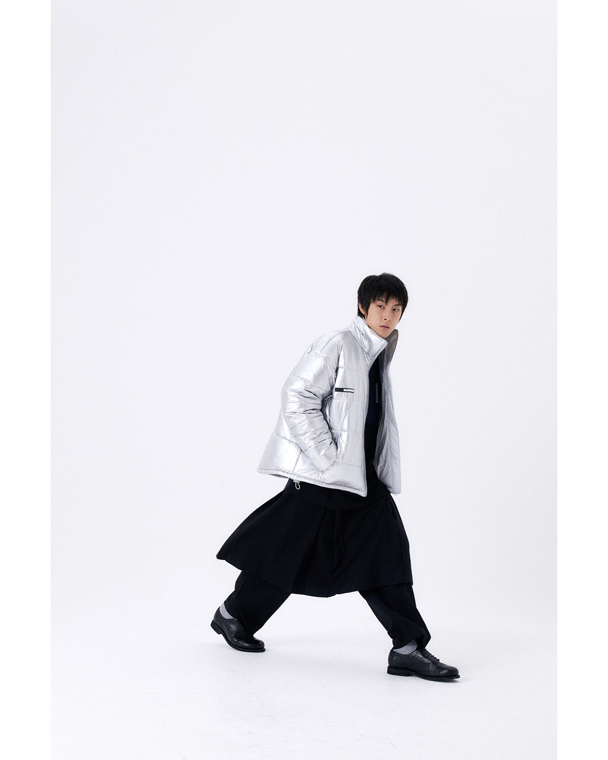 미디 플리츠 랩 스커트 2 / 블랙 - HALOMINIUM  할로미늄 - CAVA LIFE