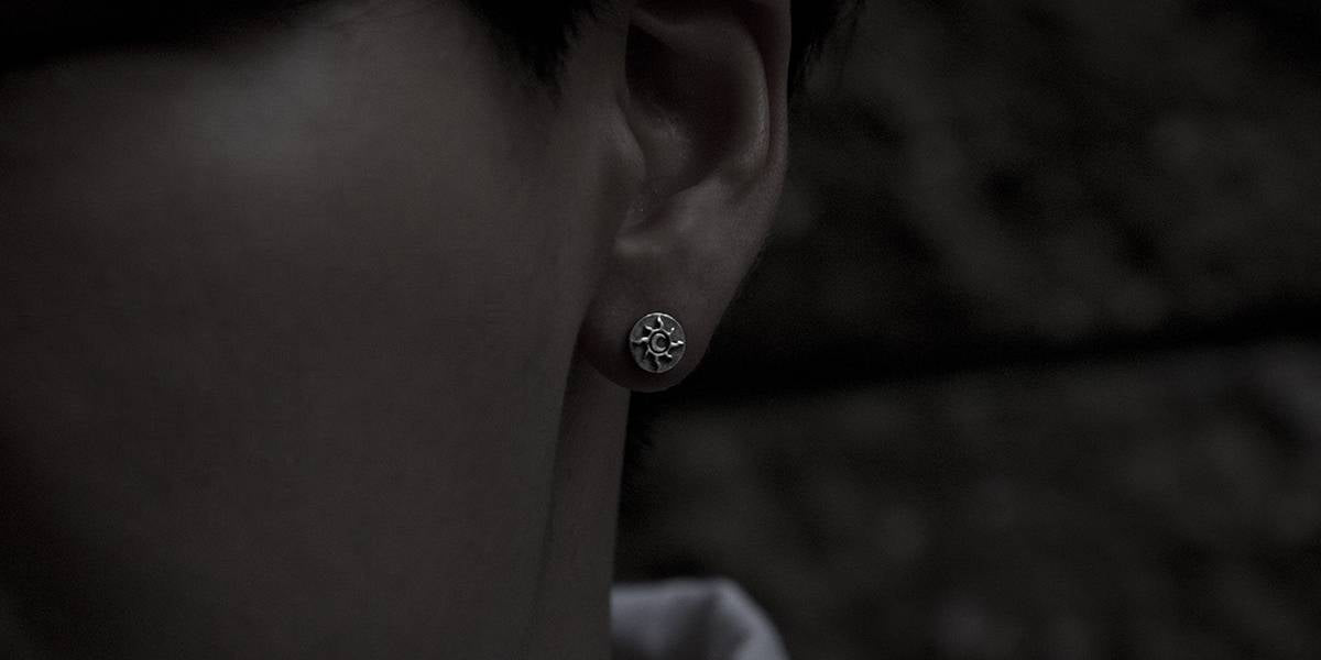 호루스 7mm 유화 원 귀걸이 - Sekhmet 세크메트 - CAVA LIFE