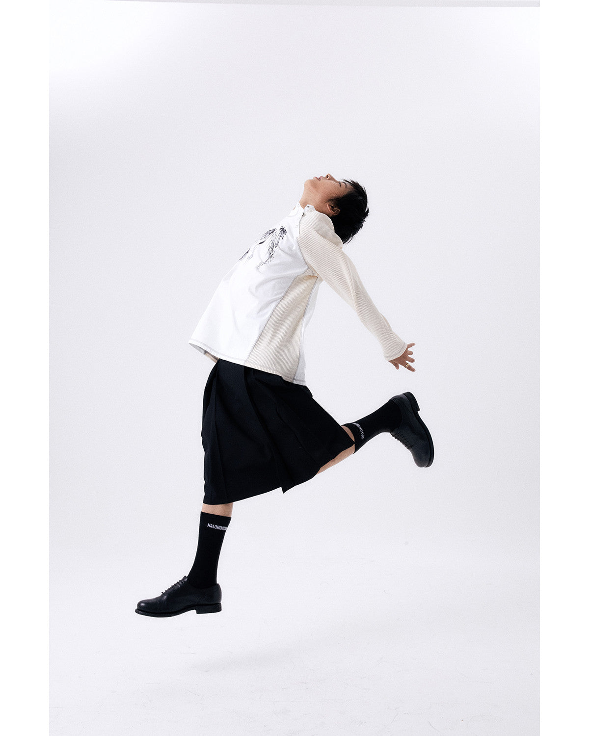 미디 플리츠 랩 스커트 2 / 블랙 - HALOMINIUM  할로미늄 - CAVA LIFE