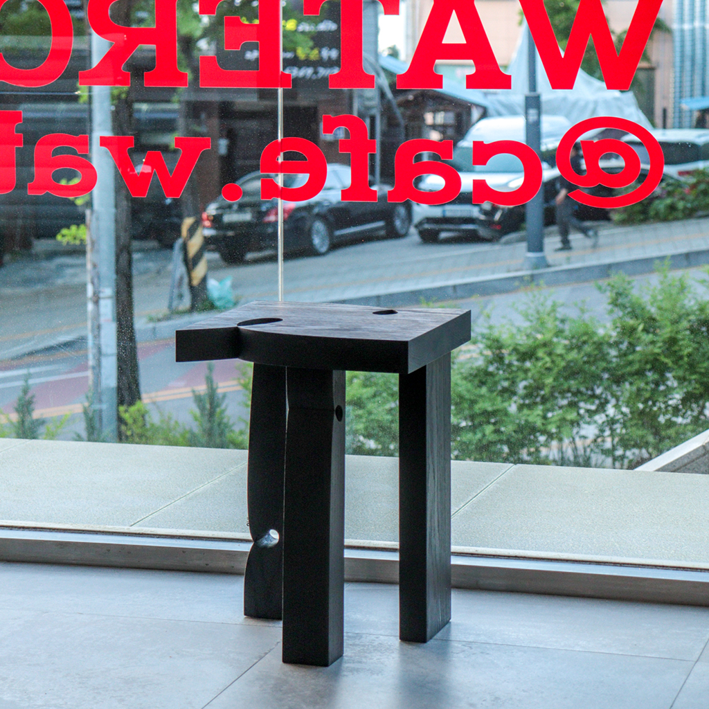 Curly Stool 001 | Black