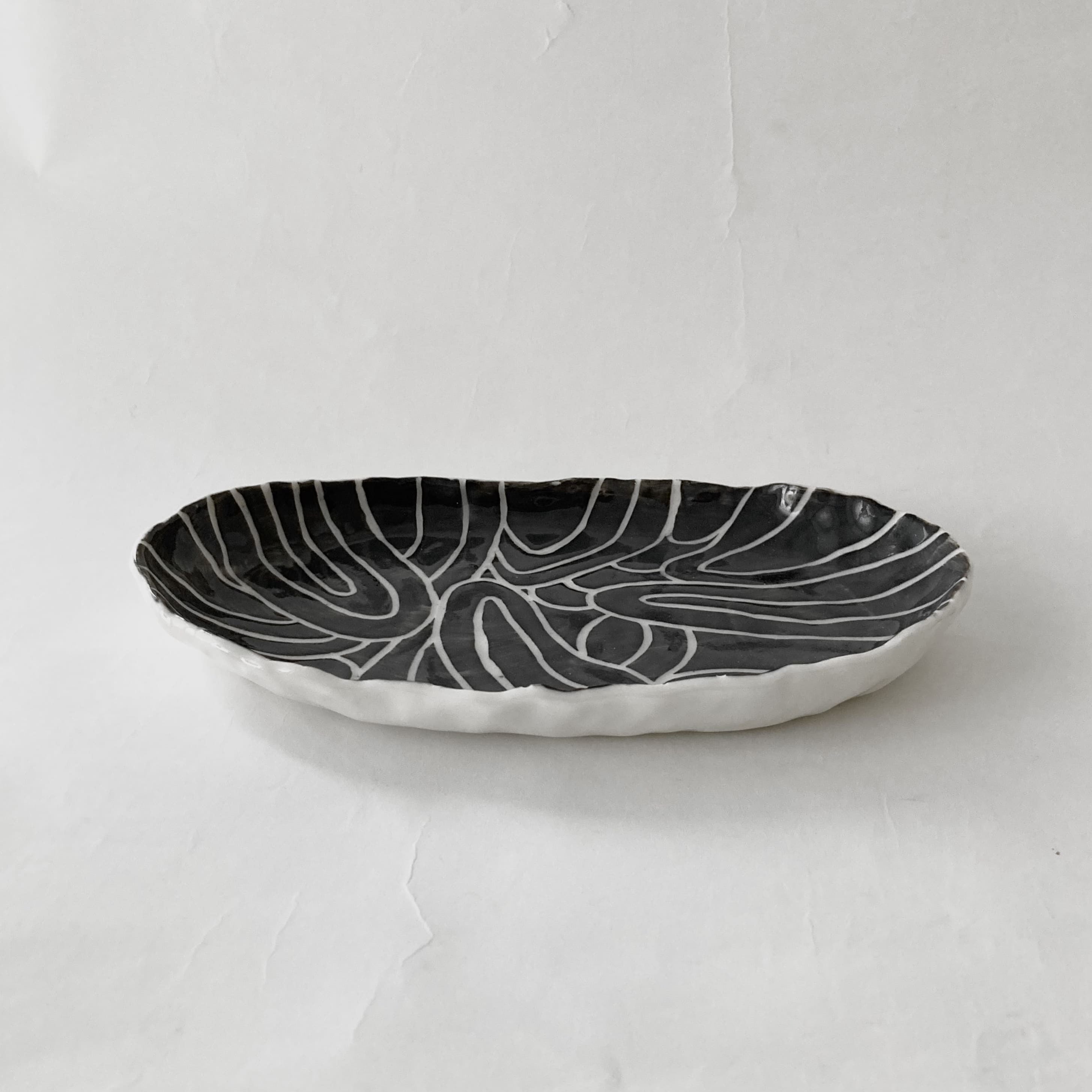 산봉우리 : 접시 (두 가지 색상) - s'leoun 스런 - CAVA LIFE