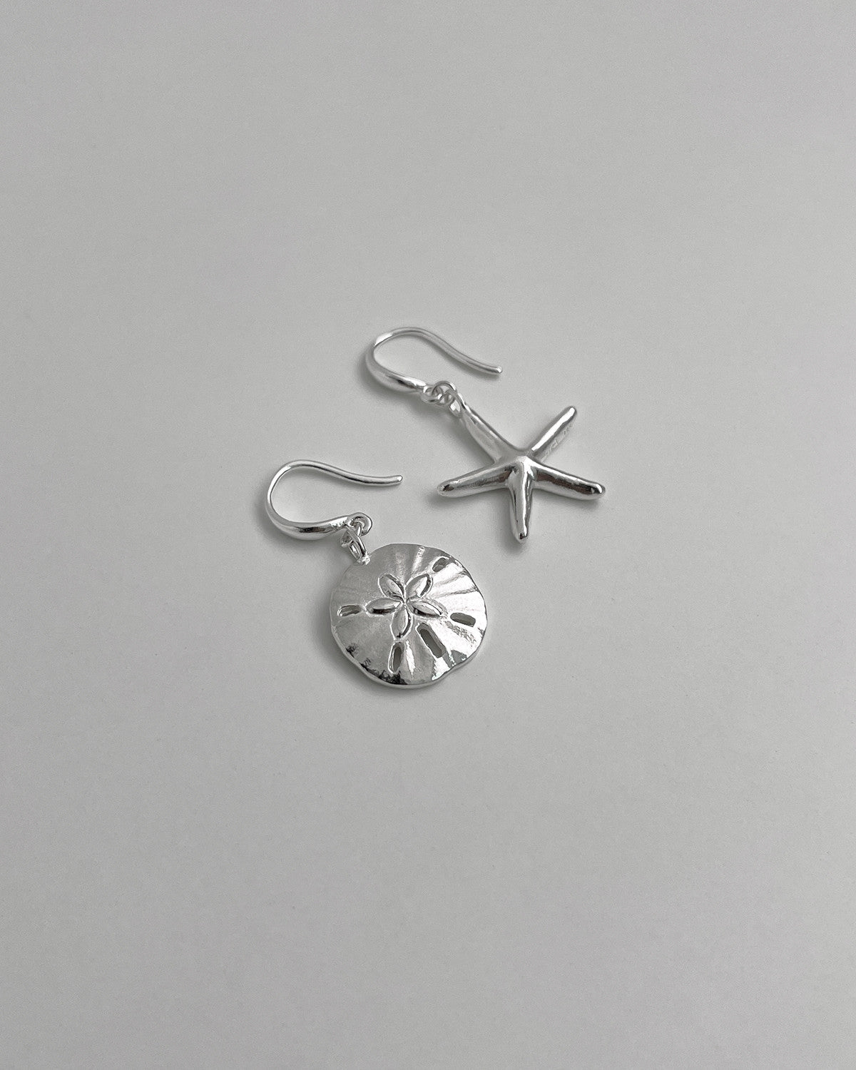 starfish & sand dollar hook earring - Next Green Door - CAVA LIFE