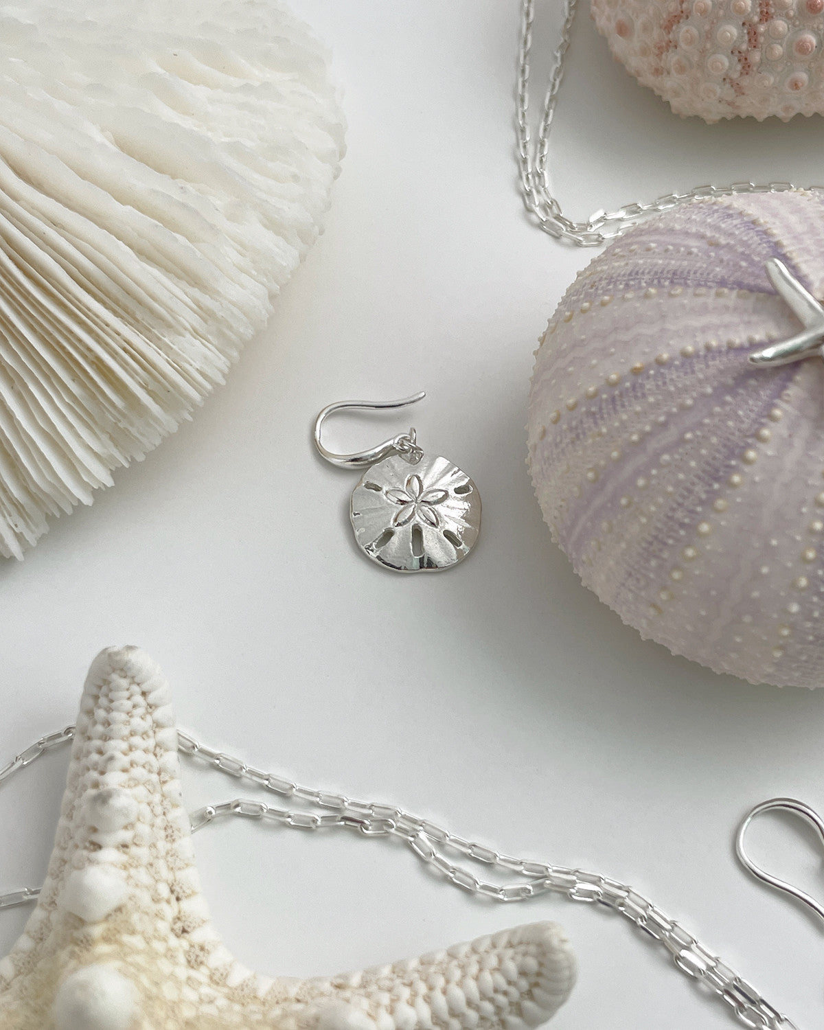 starfish & sand dollar hook earring - Next Green Door - CAVA LIFE