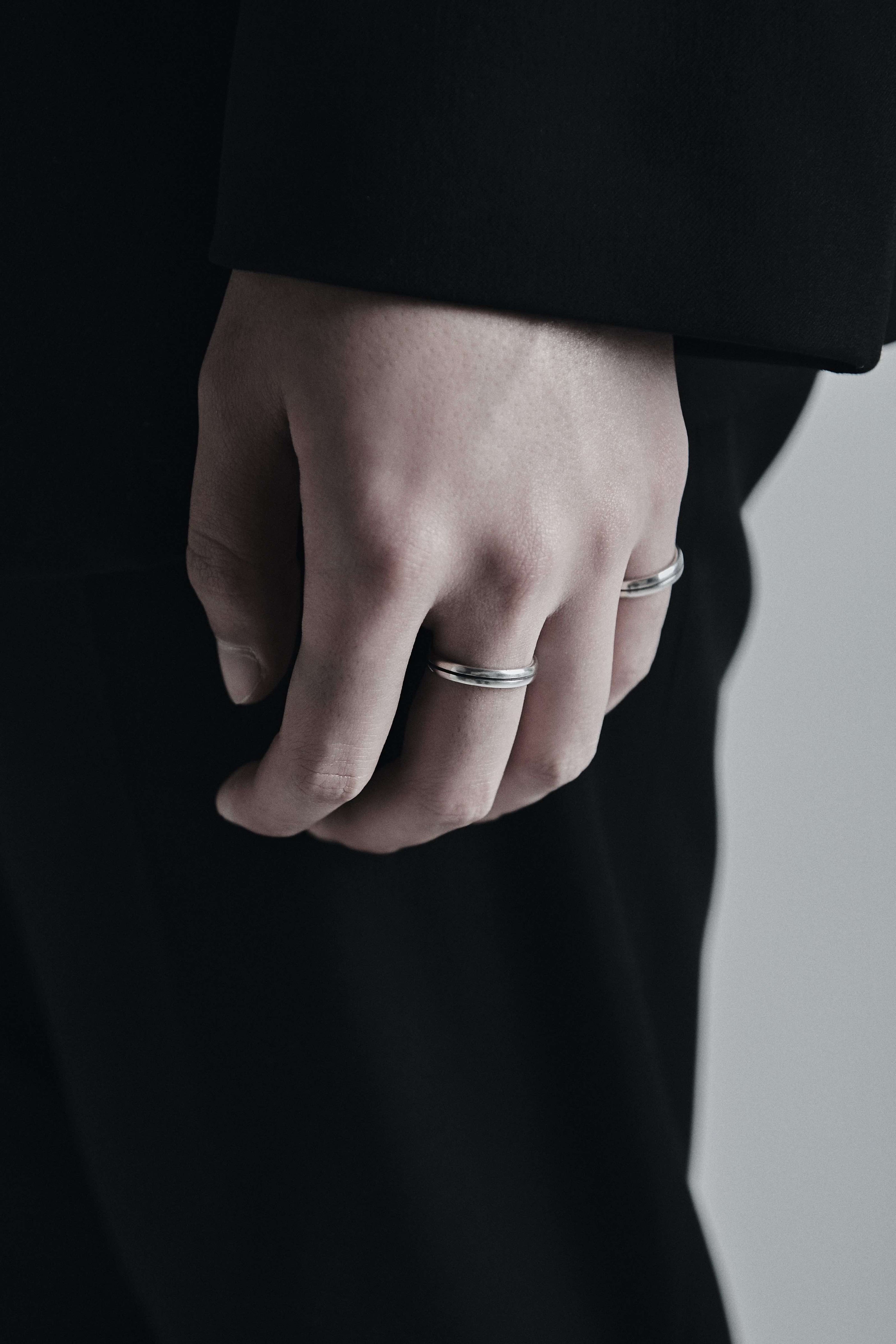 One line ring - OVERTHELINE 오버더라인 - CAVA LIFE