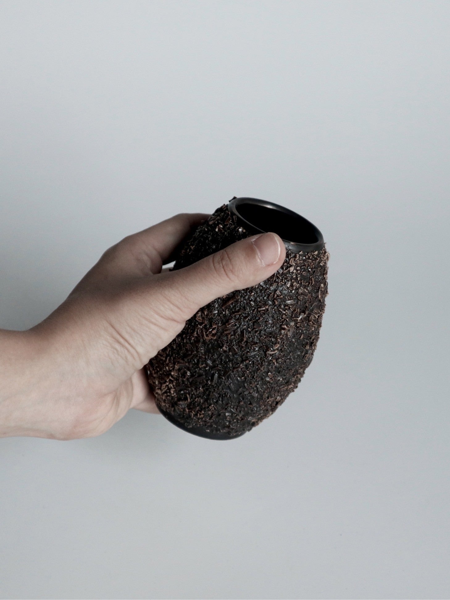 Texture oval mini jar (vintage black) - Shinyejiceramics 신예지 - CAVA LIFE