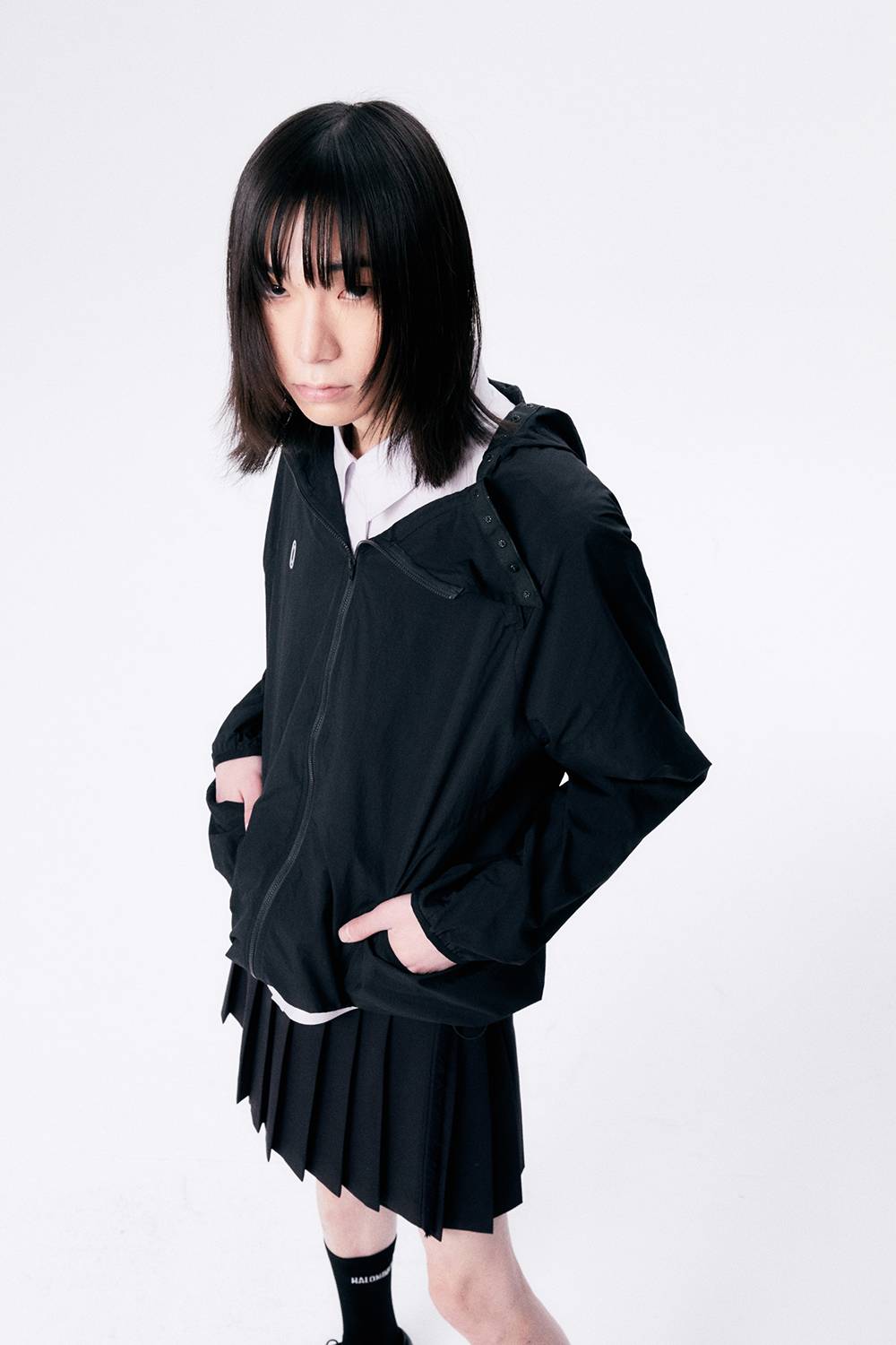 SHORT PLEATED WRAP SKIRT 2 / NAVY - HALOMINIUM  할로미늄 - CAVA LIFE