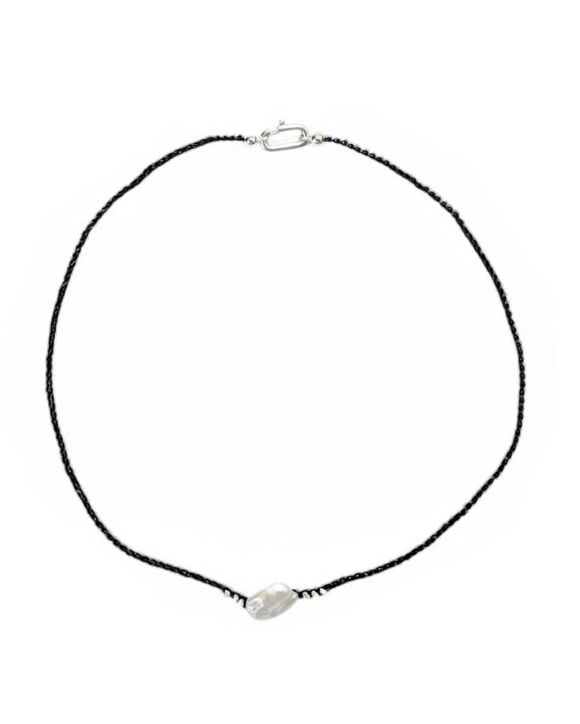 pearl and silver chips metallic crochet necklace