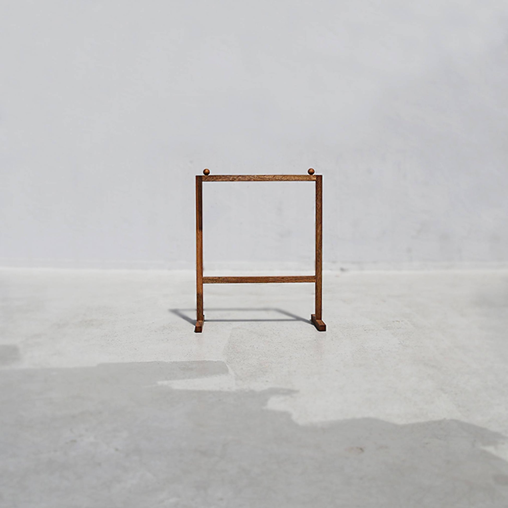 Hurdle hanger 허들 행거 - BrownBuilding 브라운빌딩 - CAVA LIFE