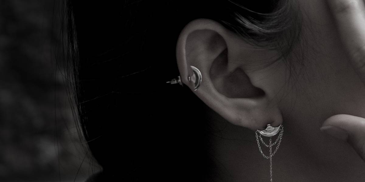 아누비스 창 귀걸이 - Sekhmet 세크메트 - CAVA LIFE