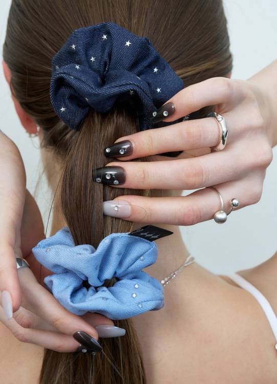 DAYSTAR SCRUNCHIE