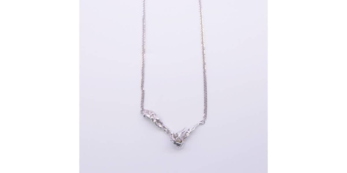 프릴 후크 네크리스 - The Massive 김소연 / 더메시브 - CAVA LIFE