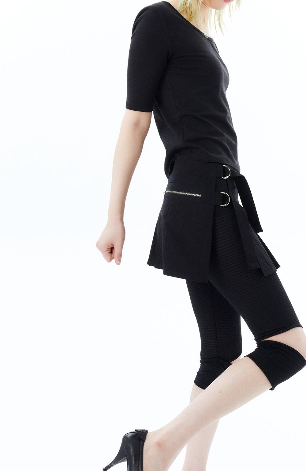 MICRO BUCKLE SKIRT / BLACK