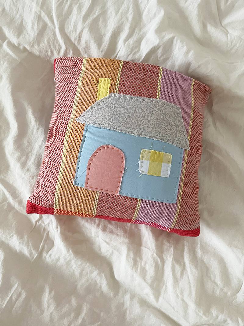 Little House 위빙 쿠션