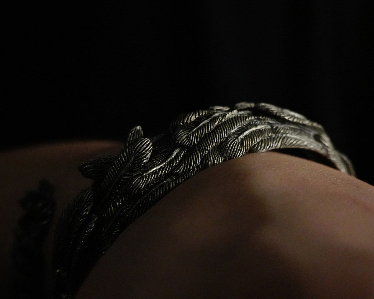 깃털 군락.[ bracelet ] - O-DAE - CAVA LIFE