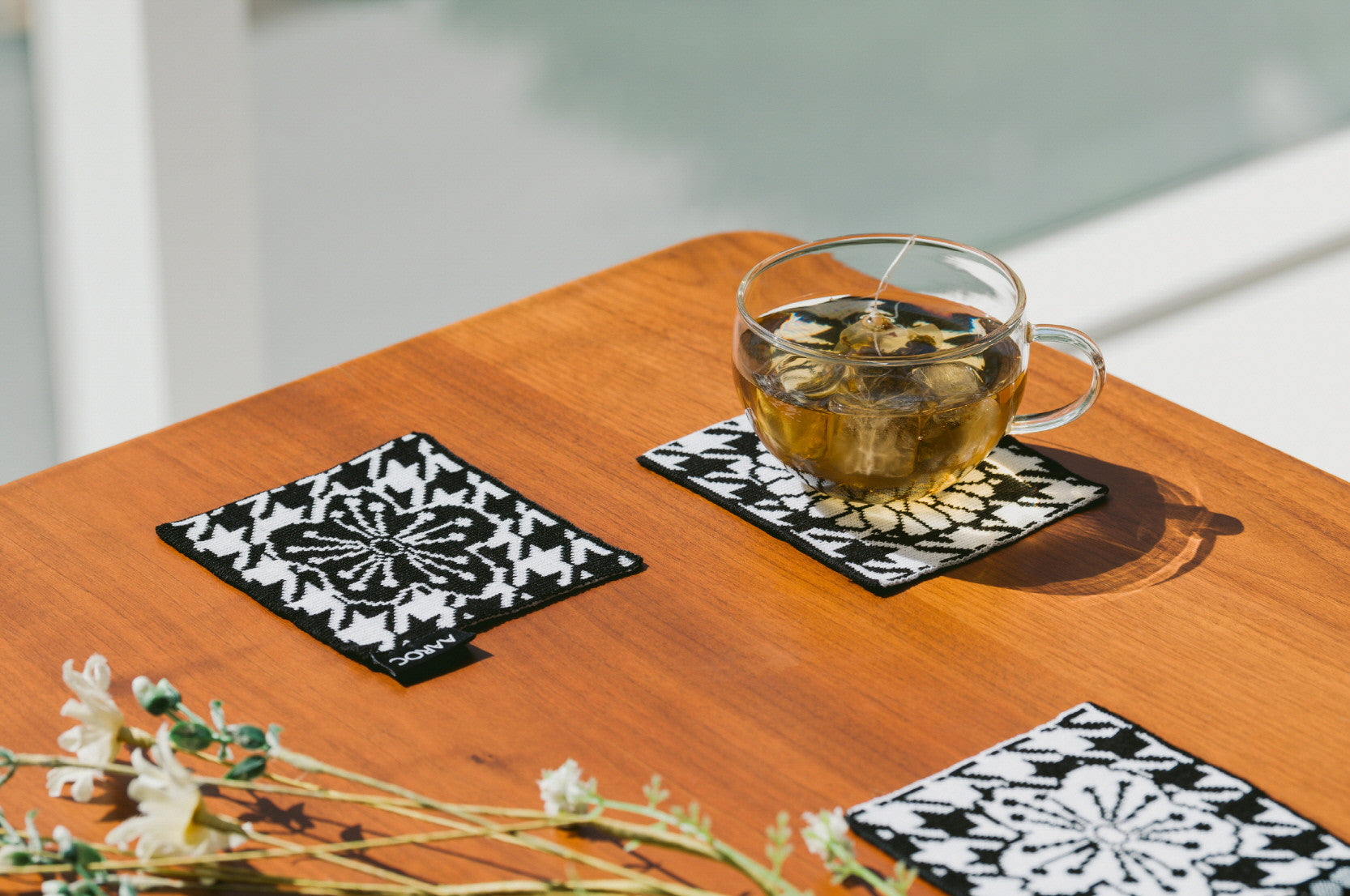 수묵 한국 꽃 코스터 - Son Danbee/STUDIO AAROC 손단비/스튜디오 아록 - CAVA LIFE